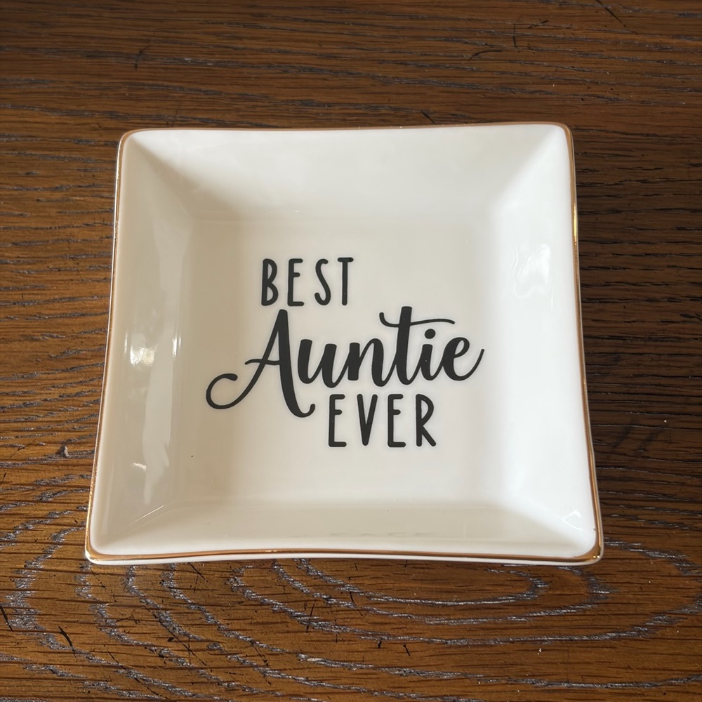 White Ceramic Trinket Dish - “Best Auntie Ever”